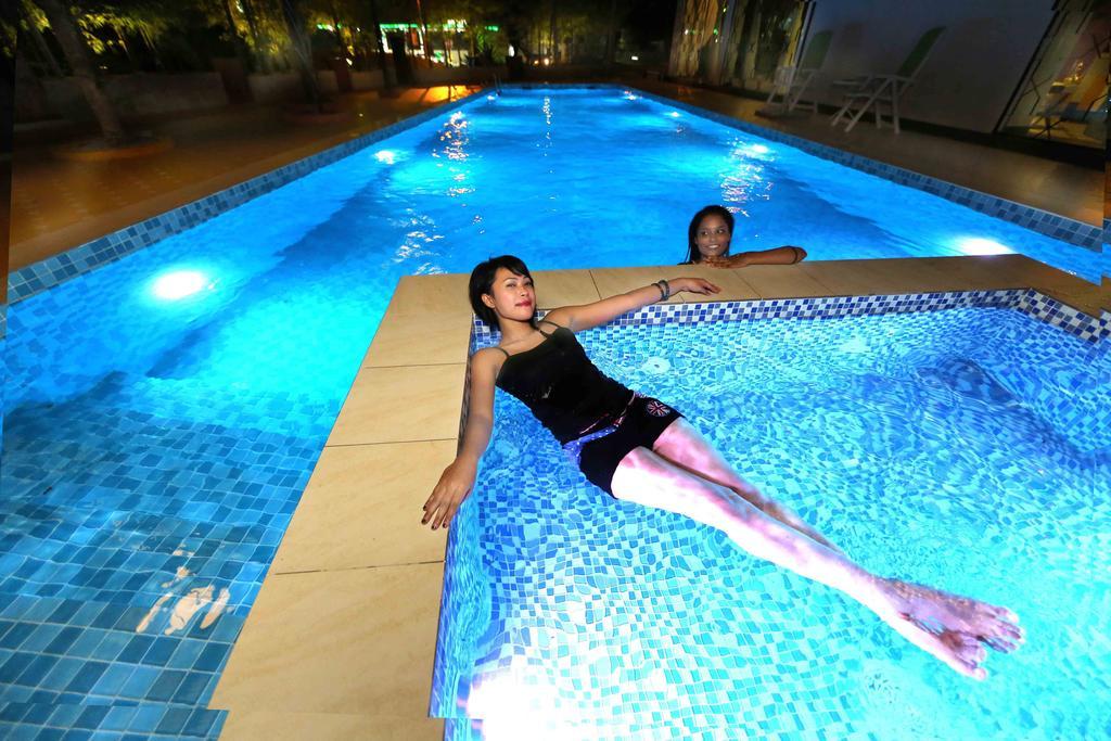 Langit Langi Hotel @ Port Dickson Exteriör bild